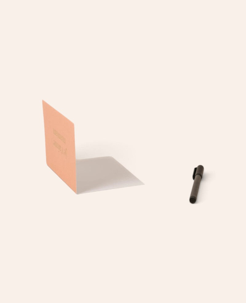 Esmée Klappkarte in Apricot mit goldener Schrift je t'aime maman aus hochwertigem Naturpapier zum Muttertag