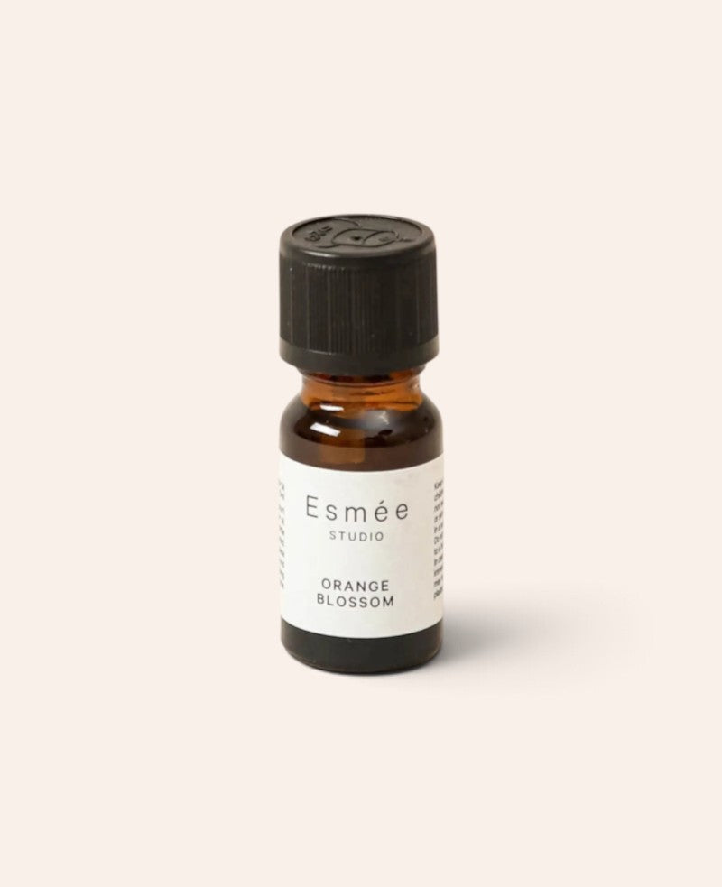 Esmée Duftöl Orange Blossom in einer 10 ml Braunglasflasche mit schwarzem Verschluss für Duftlampen
