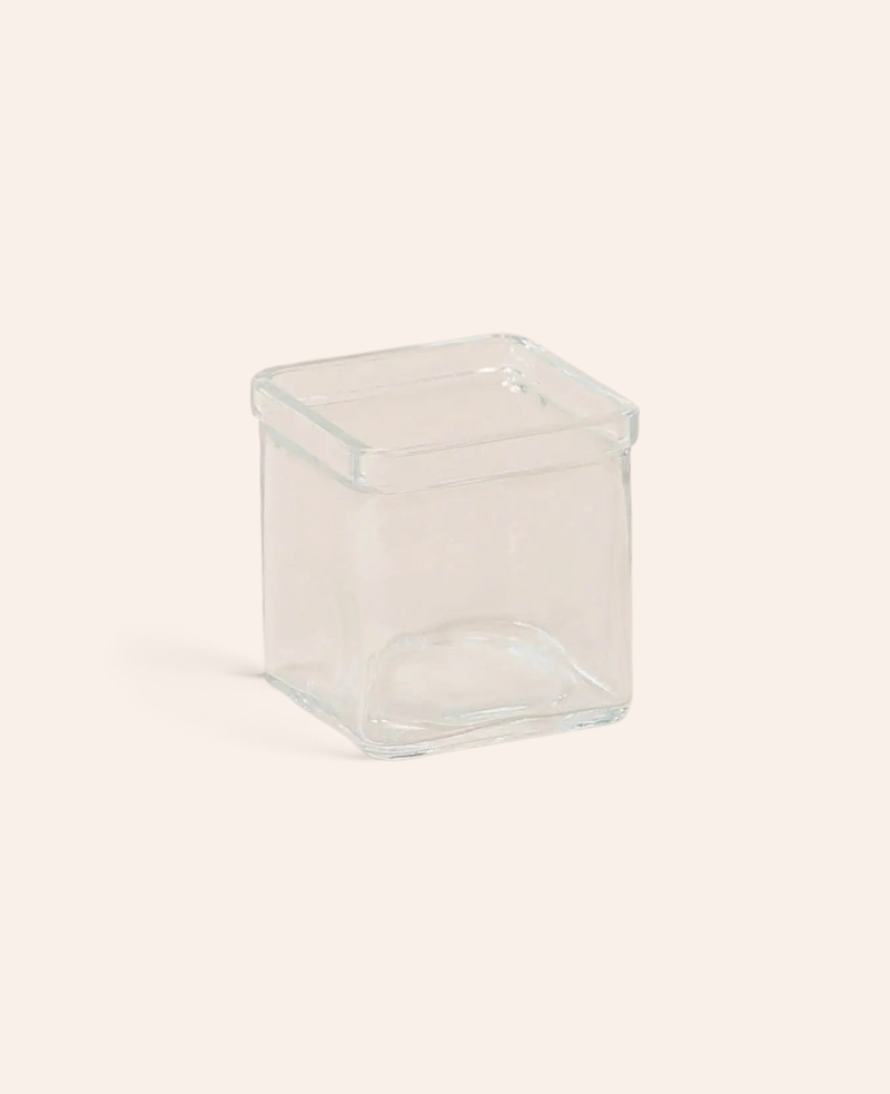 Esmée quadratisches Teelichtglas aus klarem Glas mit markanter Randkontur für DIY-Dekorationen