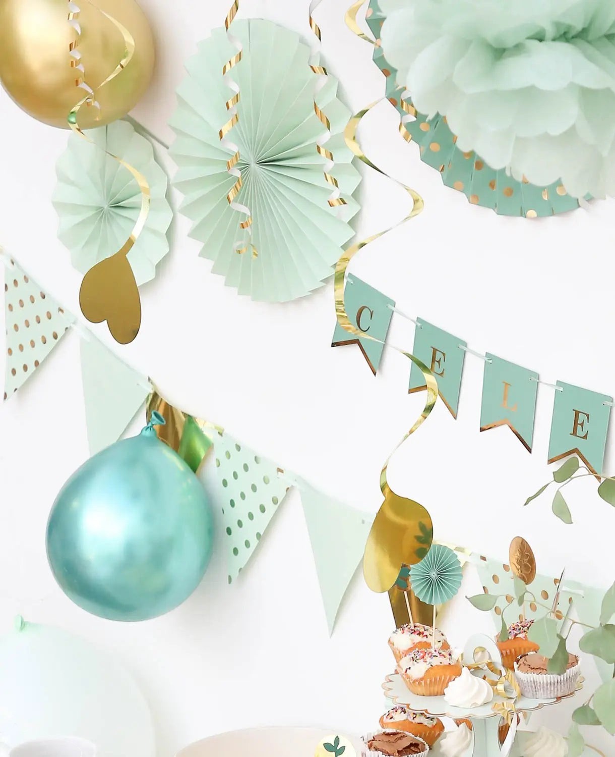 Girlande Herz, Mint / Gold, 70 cm, 6 Stk.