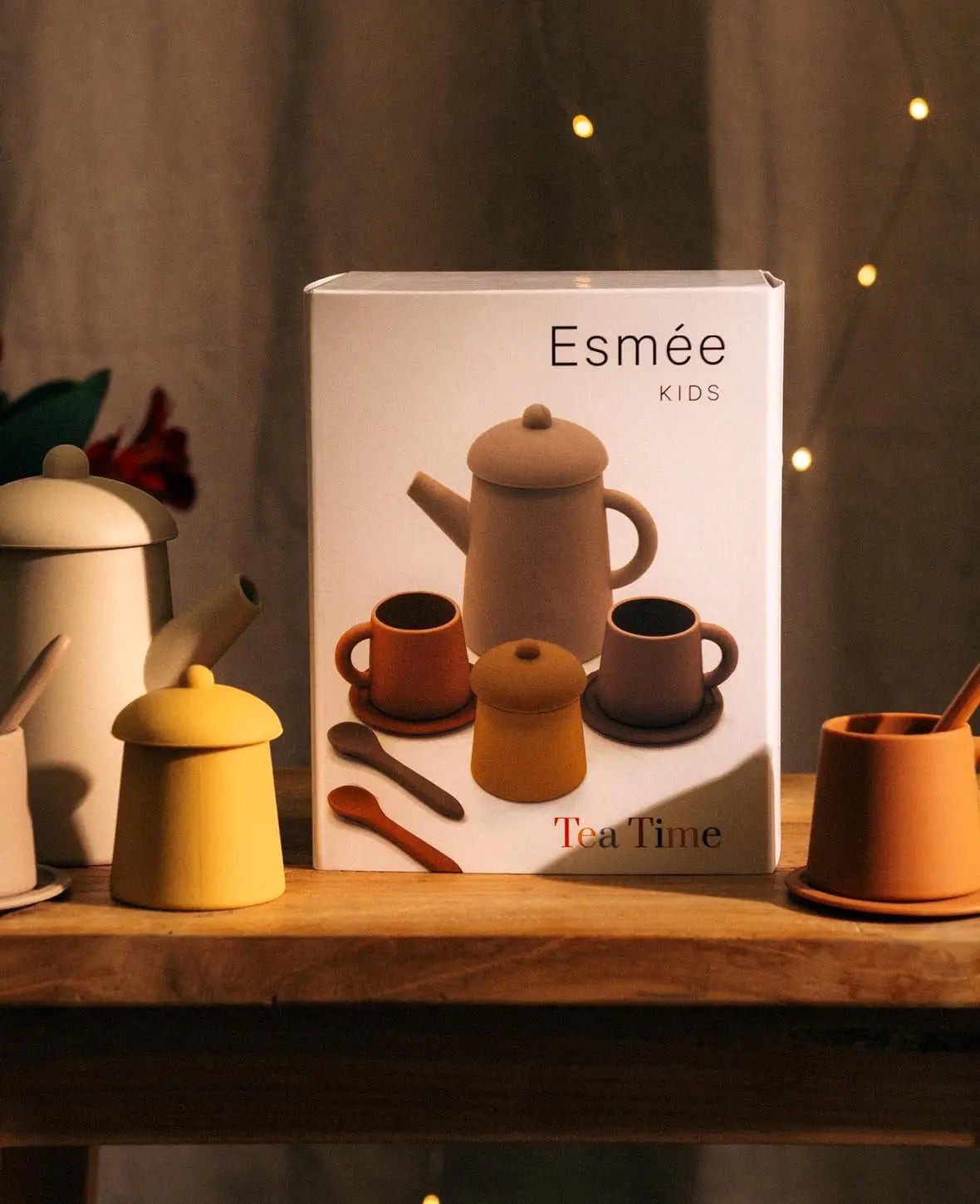 Kindertee Set für Kinder, aus Silikon in Sienna/Beige, mit Tassen, Kessel und Zuckerdose
