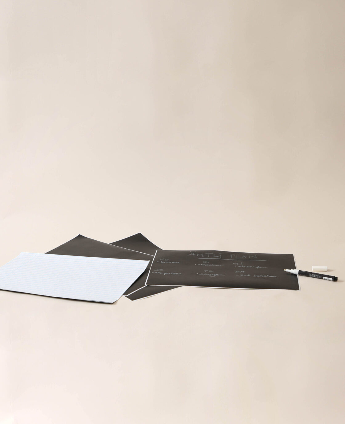 Tafelfolie A4 selbstklebend, Folie zum Beschriften mit Kreidemarkern für  mini Wandtafel, Einmachgläser und Familienplaner, Schwarz, 23 x 22 cm, 5  Stück - Esmée