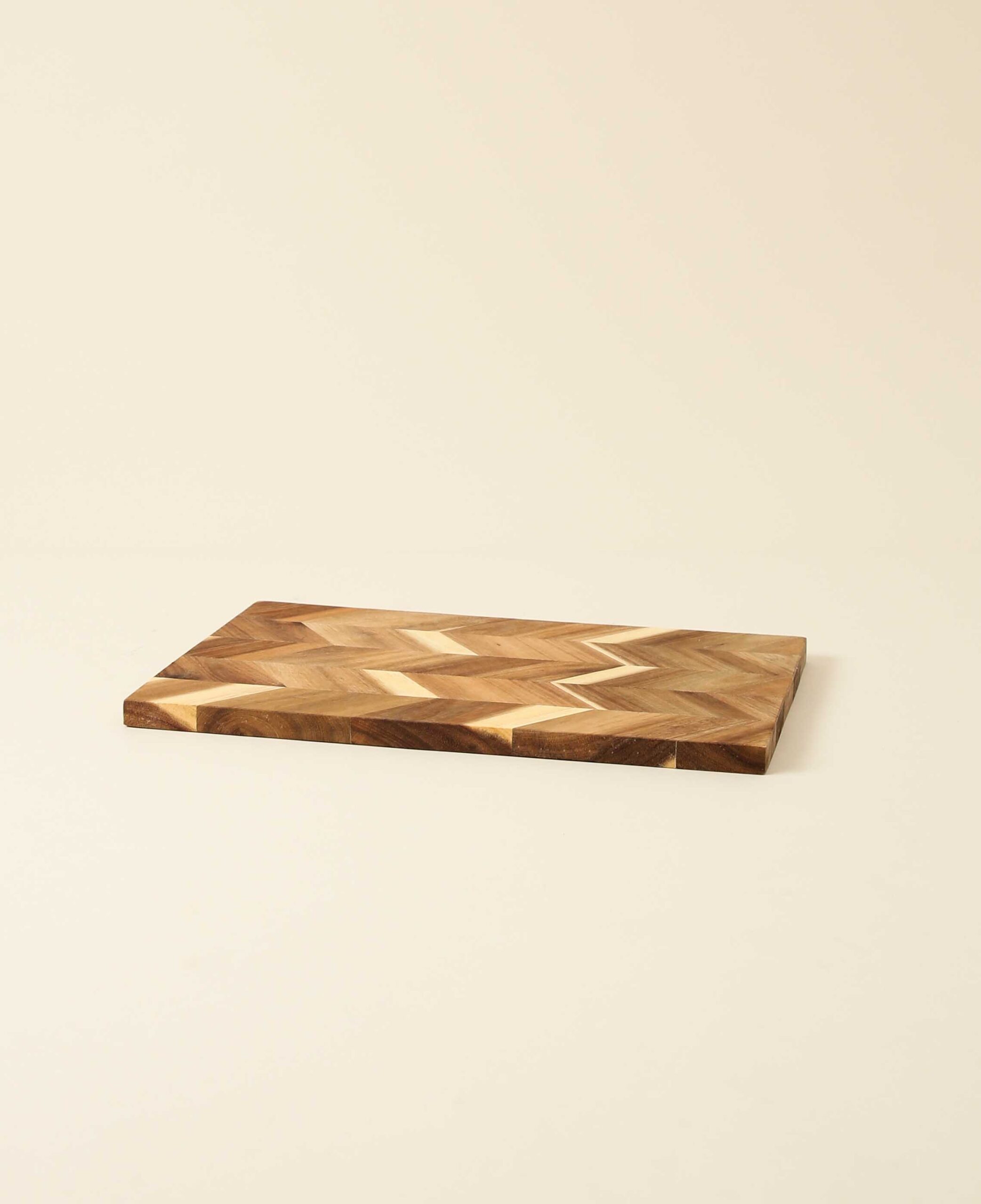 Holzbrett / Schneidebrett aus Akazienholz mit Fischgrätmuster, L 36 cm x 23  cm - Esmée