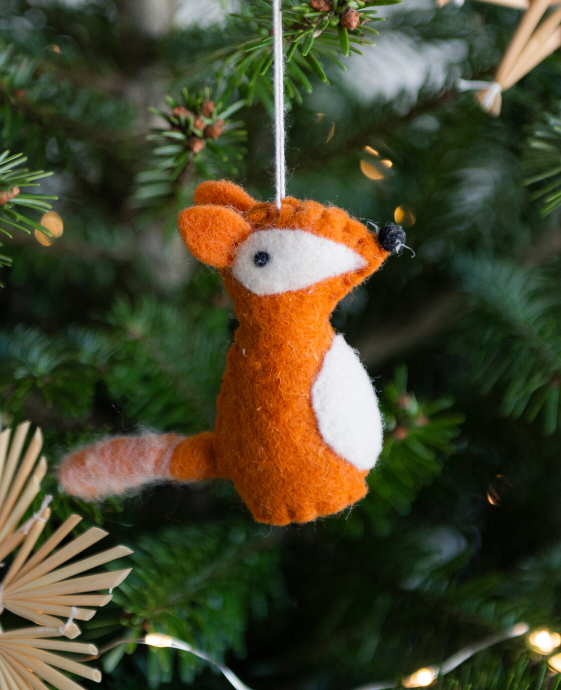 Fuchs aus Filz mit Schnur zum Aufhängen, als Deko fürs Kinderzimmer oder  als Weihnachtsschmuck - Esmée
