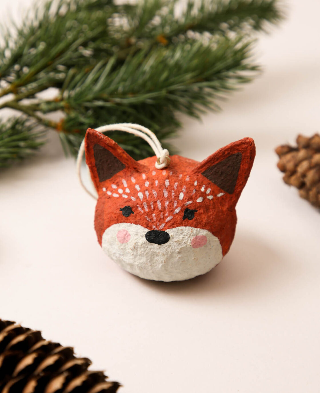 Fuchs Weihnachtsschmuck / Deko - Materialien zum Aufhängen, Esmée aus recycelten